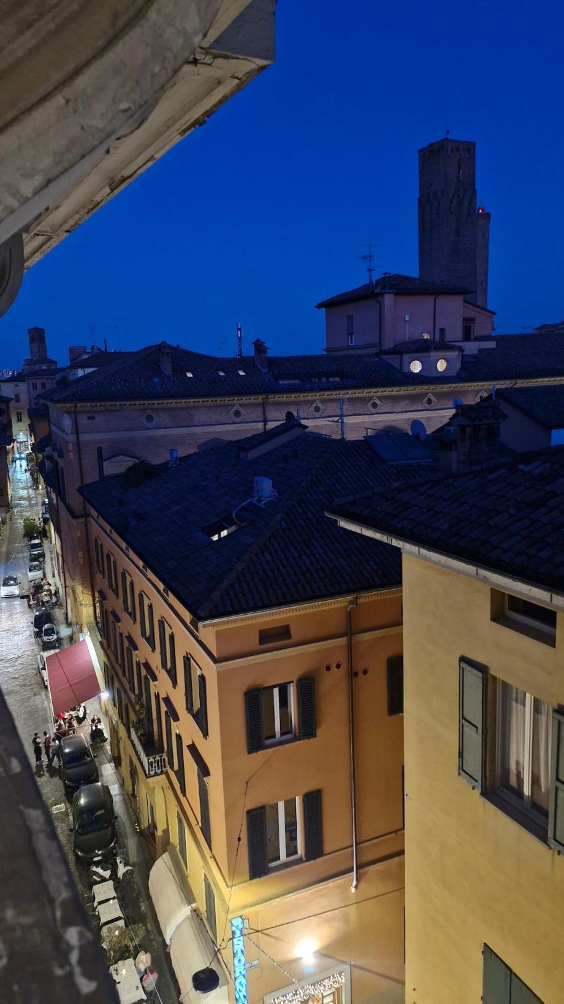 Апартаменти Monolocale Sui Tetti Di Bologna - Via Indipendenza Екстер'єр фото